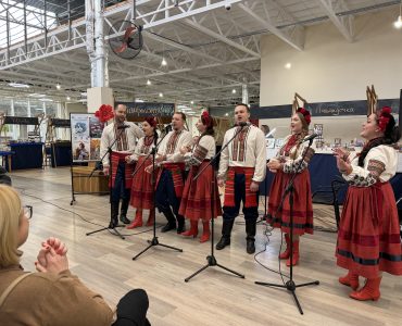 ФІЛАРМОНІЯ СЕРЕД ЛЮДЕЙ: МУЗИКА, що ЗВУЧАЛА ПРОСТО на ЯРМАРКУ